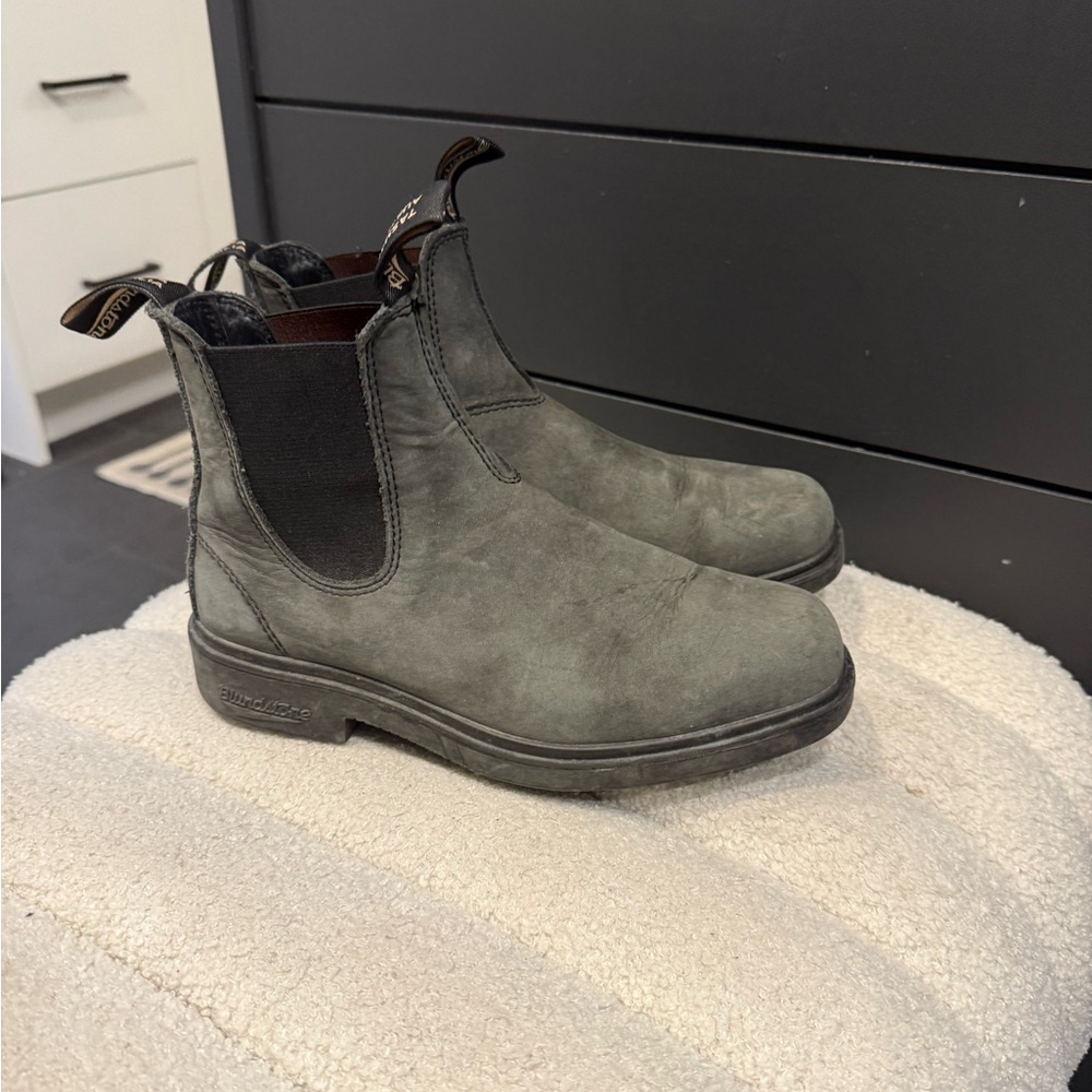 Blundstone Charcoal Chelsea Boots fits ladies 7.5-8 (blundstones 4)